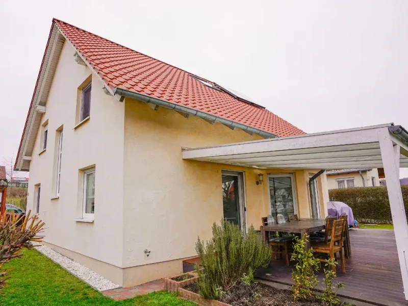 1-Referenzen-Immobilie-Verkauft-Immobilienmakler-Goettingen-Kassel-Immobilienverkauf-Haus-Wohnung-Grundstueck.png