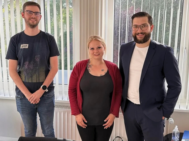 4-Kundenfoto-Immobilienverkauf-Notar-Immobilienmakler-Goettingen-Kassel-Haus-Wohnung-Grundstueck-Immobilienbewertung-Makler